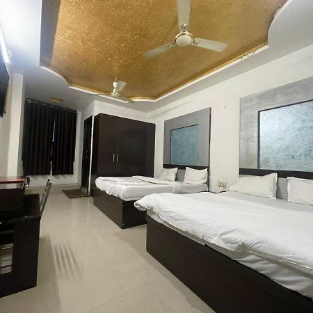 Blue Rose International, Family Hotel アーグラ エクステリア 写真