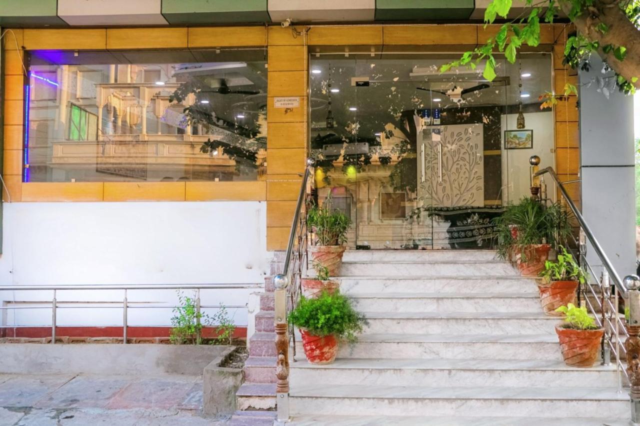 Blue Rose International, Family Hotel アーグラ エクステリア 写真
